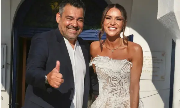 Ελένη Τσολάκη: 9 χρόνια γάμου με τον Παύλο Πετρουλάκη – Οι αδημοσίευτες στιγμές 