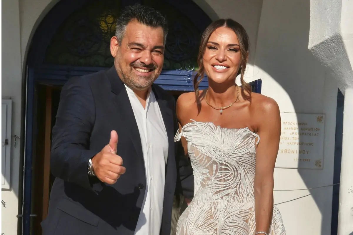 Ελένη Τσολάκη: 9 χρόνια γάμου με τον Παύλο Πετρουλάκη και οι αδημοσίευτες στιγμές