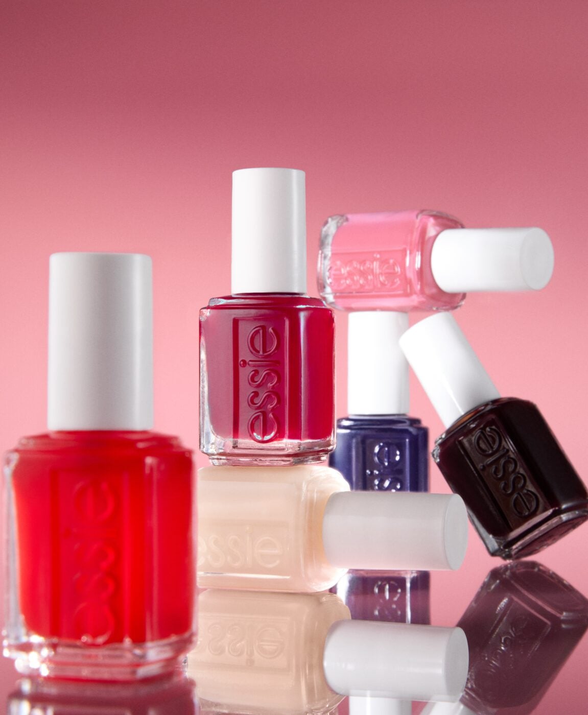 Essie Gel Couture: Λαμπερό μανικιούρ με διάρκεια, χρώμα και ξεχωριστό στυλ