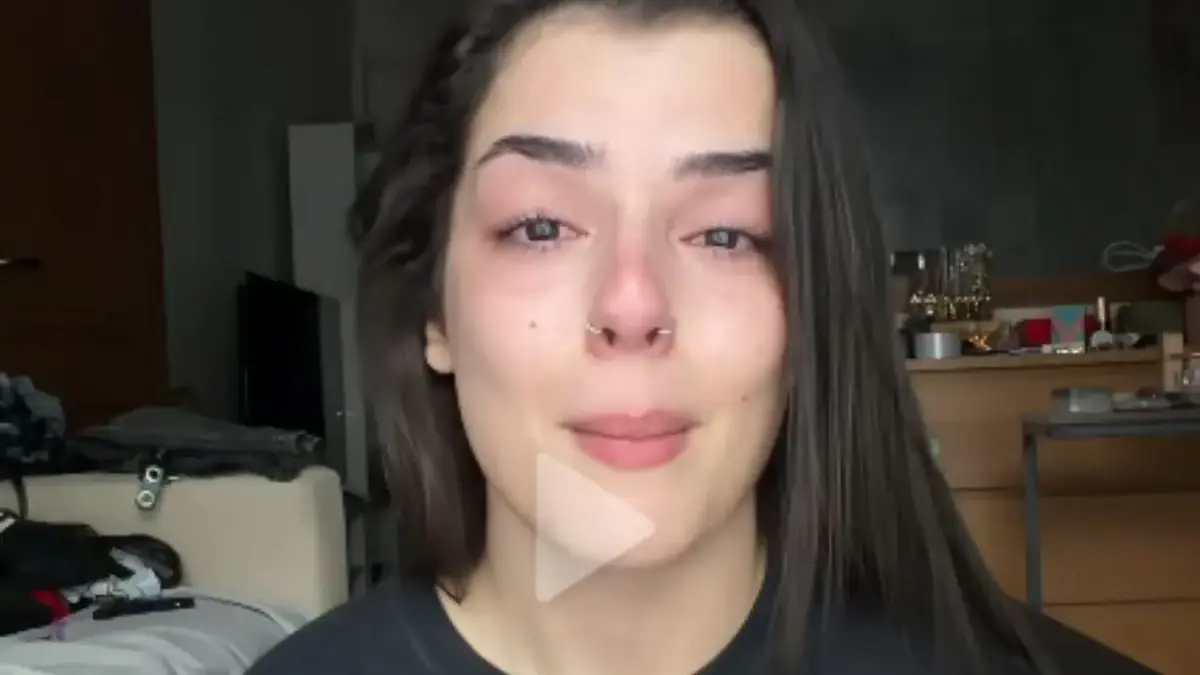 Χαμός με influencer για τις δουλειές 9-5: Το βίντεο που προκάλεσε οργή και η δακρυσμένη συγγνώμη