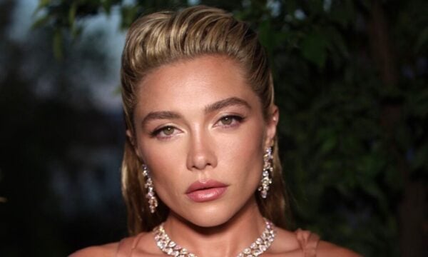 Florence Pugh: Εμφανίστηκε στη Βενετία με shimmering μακιγιάζ και wet hairstyle
