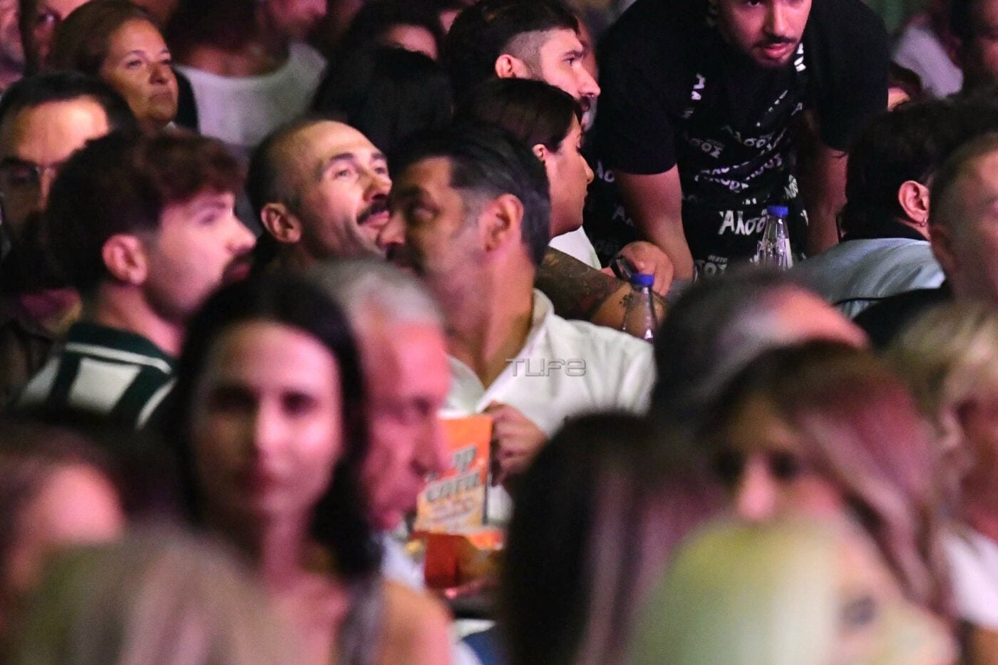 Νατάσα Θεοδωρίδου: Ο σύντροφός της Γιάννης Καρυπίδης στο πλευρό της στο live της – Φωτογραφίες, βίντεο