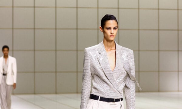 Giorgio Armani SS27: Η συλλογή του Μιλάνου που εντυπωσιάζει χωρίς υπερβολές