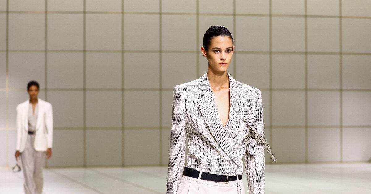 Giorgio Armani SS27: Η συλλογή του Μιλάνου που εντυπωσιάζει χωρίς υπερβολές