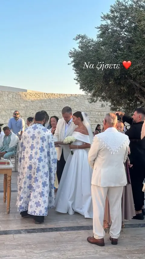 Μαρία Κορέλλι: Λαμπερός γάμος στην Κρήτη