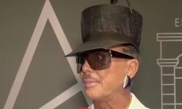 Λάκης Γαβαλάς για τον Μαζωνάκη: «Βλέπω μια κατίνα να βγαίνει και να ουρλιάζει λες και ήξερε τον Μαζωνάκη»