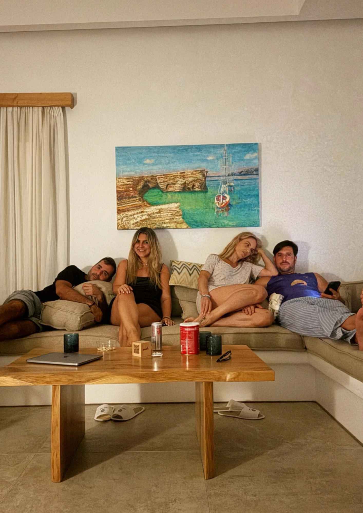 Γεροντιδάκης – Παπαδημητρίου μαζί στα Κουφονήσια: Ρομαντική στιγμή στην «Πισίνα» του νησιού