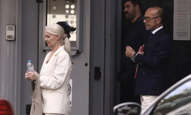 Θάνατος Μαζωνάκη: Γυναίκα καταγγέλλει τους δύο γιατρούς – «Μας είπαν ότι ίσως είχε ζουζούνια στο αίμα»