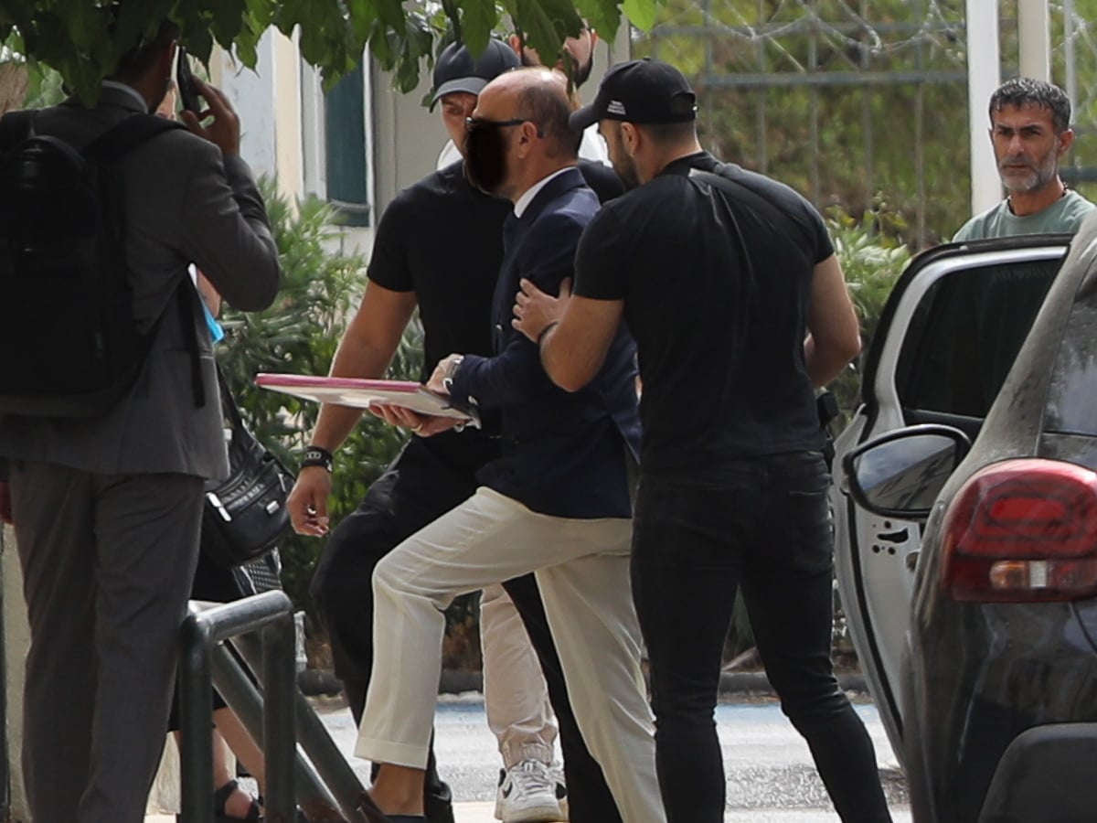 Γιώργος Μαζωνάκης: Η εταιρεία στο μικροσκόπιο και το νέο στοιχείο για τα μηχανήματα πλασμαφαίρεσης – Το τιμολόγιο των 29.509 ευρώ και το «κενό» του 2021