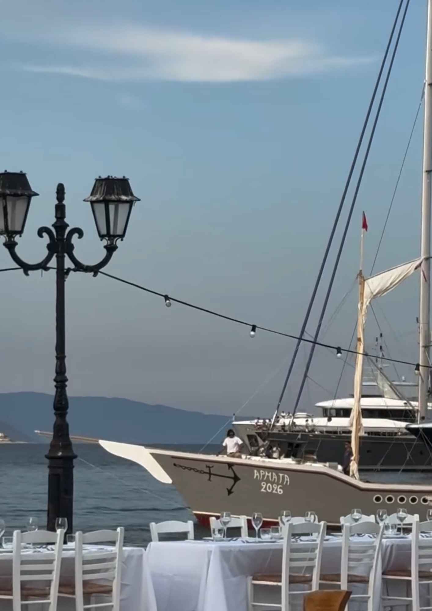 Γιώργος Λιάγκας – Μαρία Αντωνά: Απόδραση στις Σπέτσες για τη γιορτή της Αρμάτας