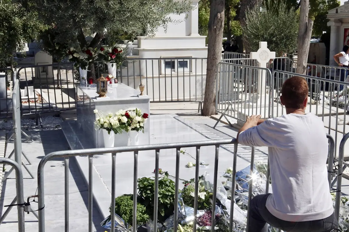Τάφος Γιώργου Μαζωνάκη