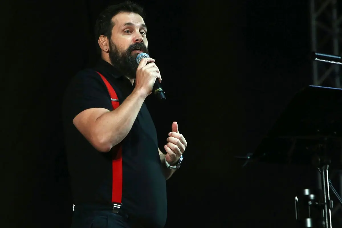 Σπύρος Γραμμένος: Η εξομολόγηση για τη σεξουαλική κακοποίηση στα 13 του και το «Αποσυνδέθηκα από το σώμα μου»