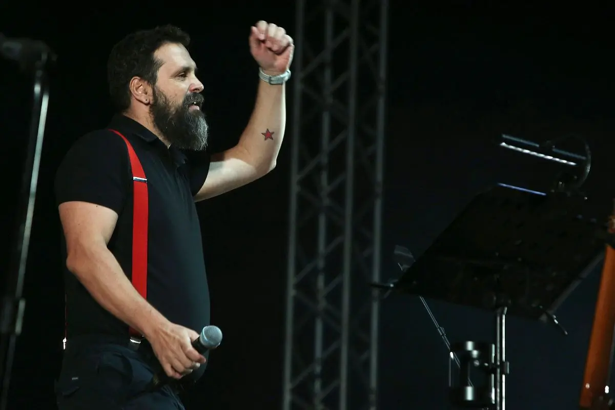 Σπύρος Γραμμένος: Η εξομολόγηση για τη σεξουαλική κακοποίηση στα 13 του και το «Αποσυνδέθηκα από το σώμα μου»