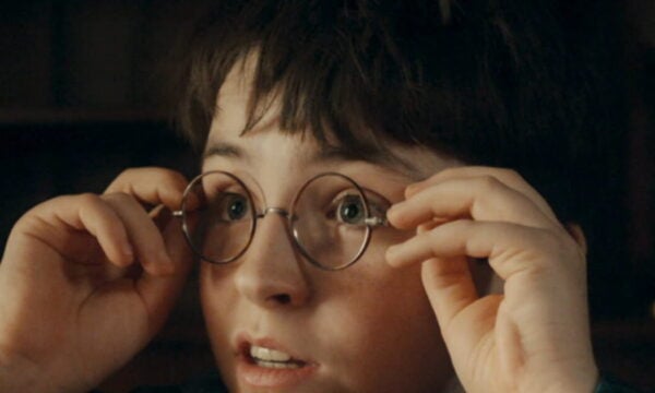Harry Potter: Νέο trailer της σειράς με το Καπέλο της Επιλογής, το Quidditch και τον Αόρατο Μανδύα