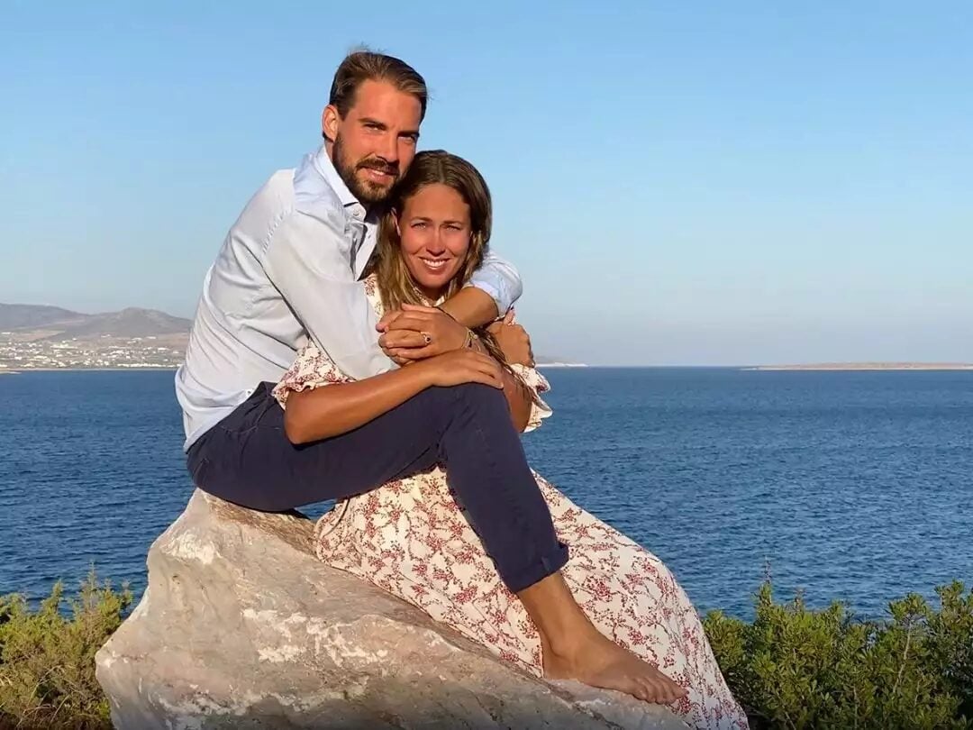 Φίλιππος Ντε Γκρες – Νίνα Φλορ: Από το love story και τον γάμο στην Αθήνα στη γέννηση του γιου τους