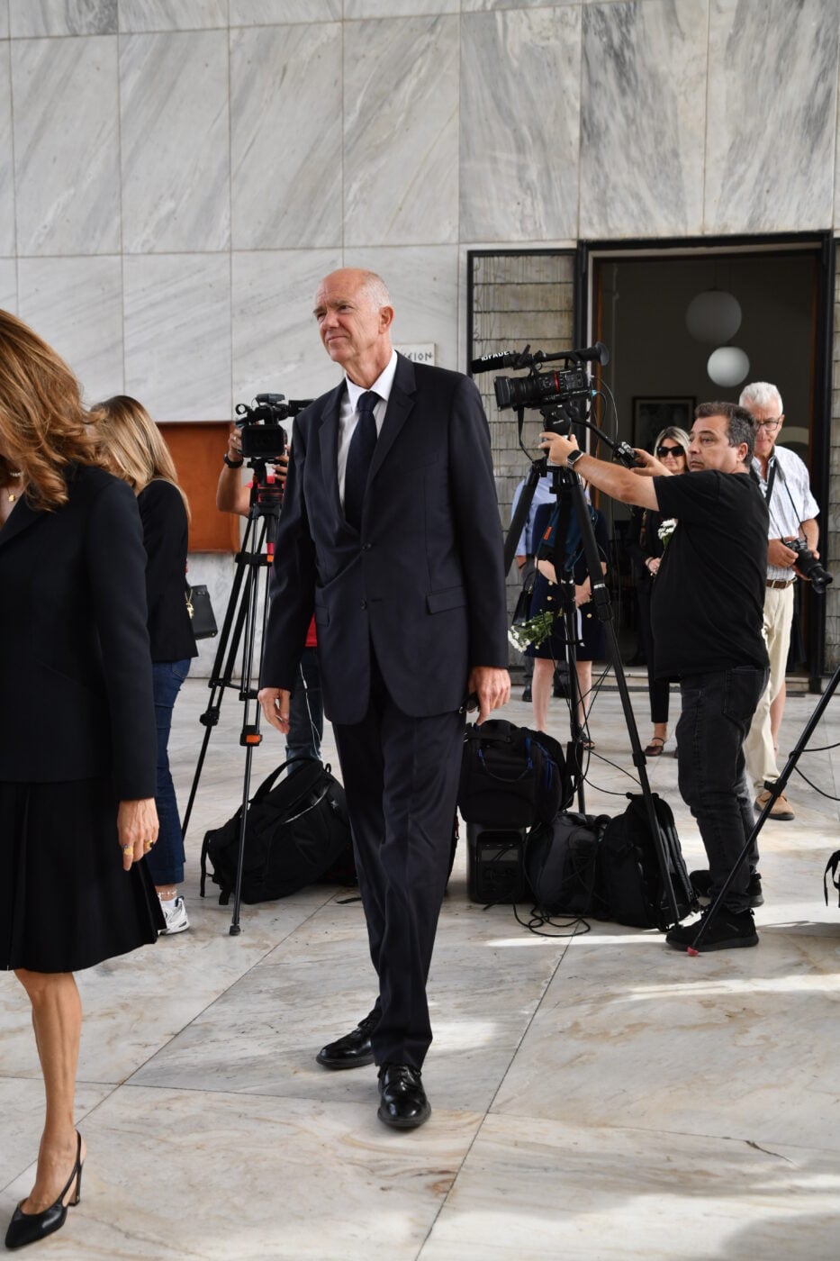 Κηδεία Μαργαρίτας Παπανδρέου: Τα παιδιά και τα εγγόνια της στο τελευταίο αντίο στο Α’ Νεκροταφείο