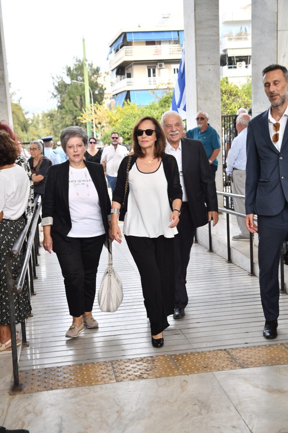 Μαργαρίτα Παπανδρέου: Το τελευταίο «αντίο» στο Α’ Νεκροταφείο Αθηνών – Φωτογραφίες
