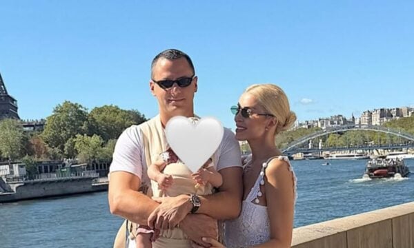 Κατερίνα Καινούργιου: Μετά το πρώτο ταξίδι με την κόρη της – «Δημιουργήσαμε τις πρώτες αναμνήσεις της δικής μας οικογένειας»