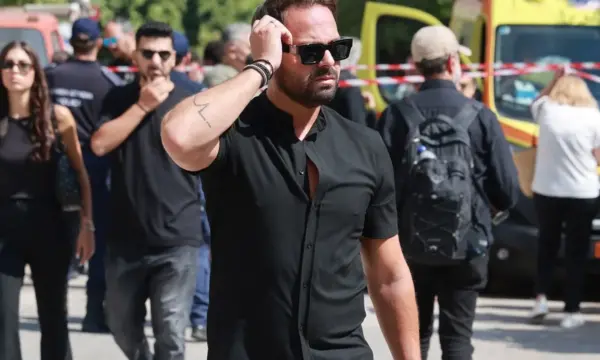 Κηδεία Μαζωνάκη: Ηλίας Βρεττός – Ο καθένας μας νιώθει ότι έχασε έναν δικό του άνθρωπο