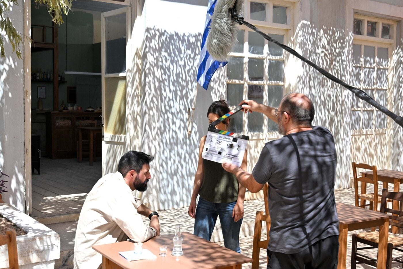 Κουτσουπιές: Οι φωτογραφίες των γυρισμάτων για τη νέα καθημερινή κωμωδία που έρχεται στην ΕΡΤ