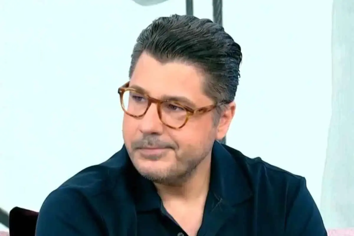 Λάμπρος Κωνσταντάρας: Το σχόλιο στη Ζαρίφη – «Μου πήρες το καμαρίνι, αλλά δεν πειράζει»