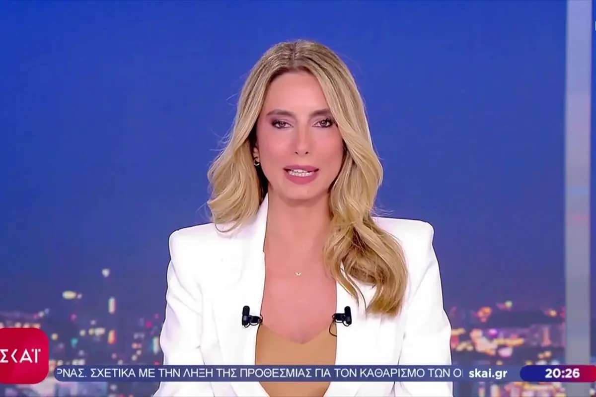Η Λένα Φλυτζάνη στην παρουσίαση του κεντρικού δελτίου ειδήσεων του ΣΚΑΙ