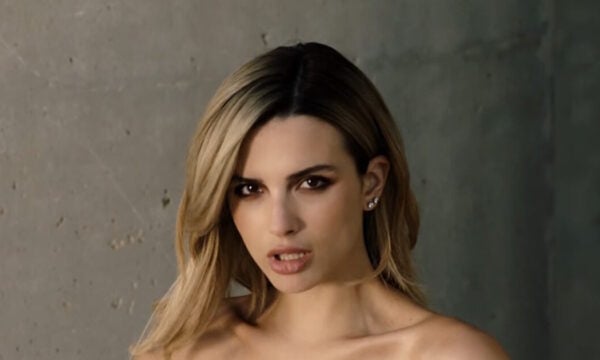 Κατερίνα Λιόλιου: Το ολοκαίνουργιο videoclip για τη νέα της επιτυχία «Παγκόσμια Μέρα του Ψεύτη»