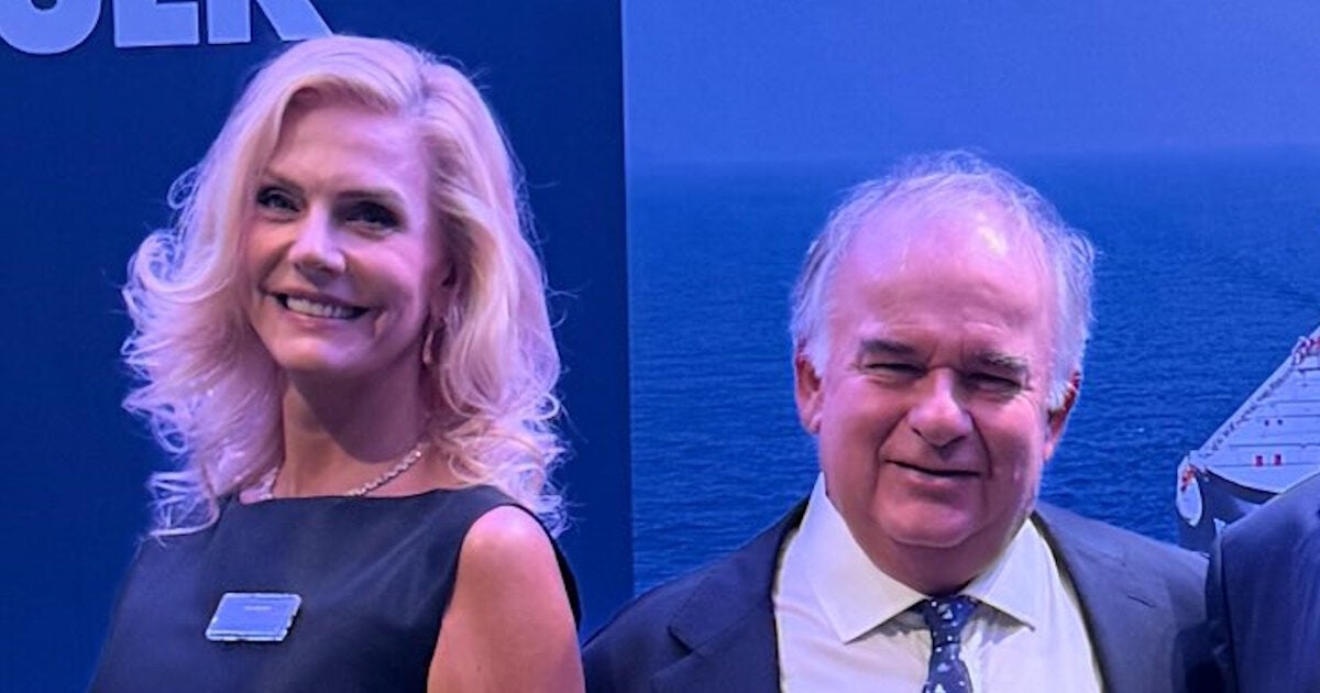 Έμη Λιβανίου: Κοινή εμφάνιση με τον σύντροφό της Πέτρο Παππά και συνάντηση με την Τίνα Μεσσαροπούλου και τον Γιώργο Μυλωνάκη