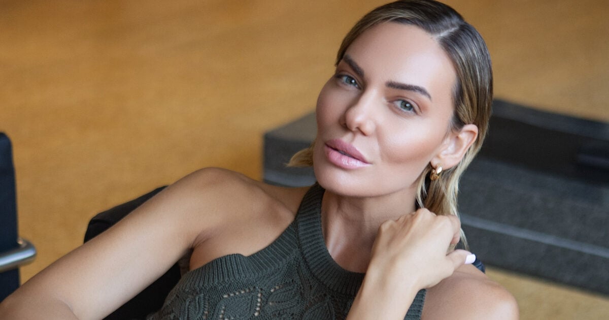 Ιωάννα Μαλέσκου: Επέστρεψε στο OPEN κρατώντας σκόρδα για το κακό μάτι