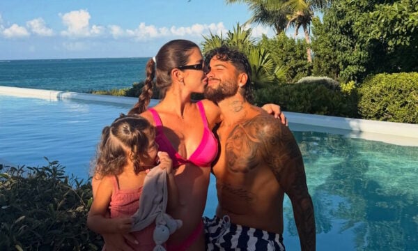 Maluma: Πατέρας για δεύτερη φορά – Η πρώτη φωτογραφία με τη σύντροφό του και τον νεογέννητο γιο τους