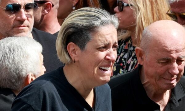 Γιώργος Μαζωνάκης: Η αδελφή του, Μαρία, σπάει για πρώτη φορά τη σιωπή της μετά τον θάνατό του – «Δε το χωράει το μυαλό μου»