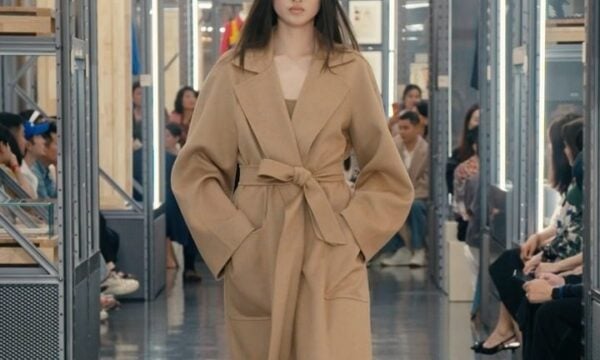 Το παλτό της Max Mara γίνεται άρωμα – Και ήδη το αναζητούν οι fans του quiet luxury