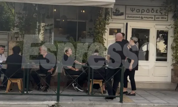 Η οικογένεια του Γιώργου Μαζωνάκη συγκεντρώθηκε σε ταβέρνα μετά την κηδεία