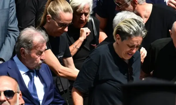 Η επίθεση στις αδελφές Μαζωνάκη που δεν έδειξαν οι κάμερες: «Φύγετε ρε! Δεν είστε άξιες»