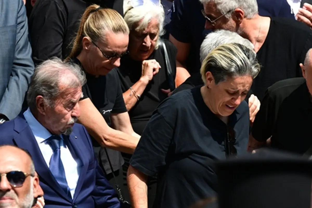 Η επίθεση στις αδελφές Μαζωνάκη που δεν έδειξαν οι κάμερες: «Φύγετε ρε! Δεν είστε άξιες»