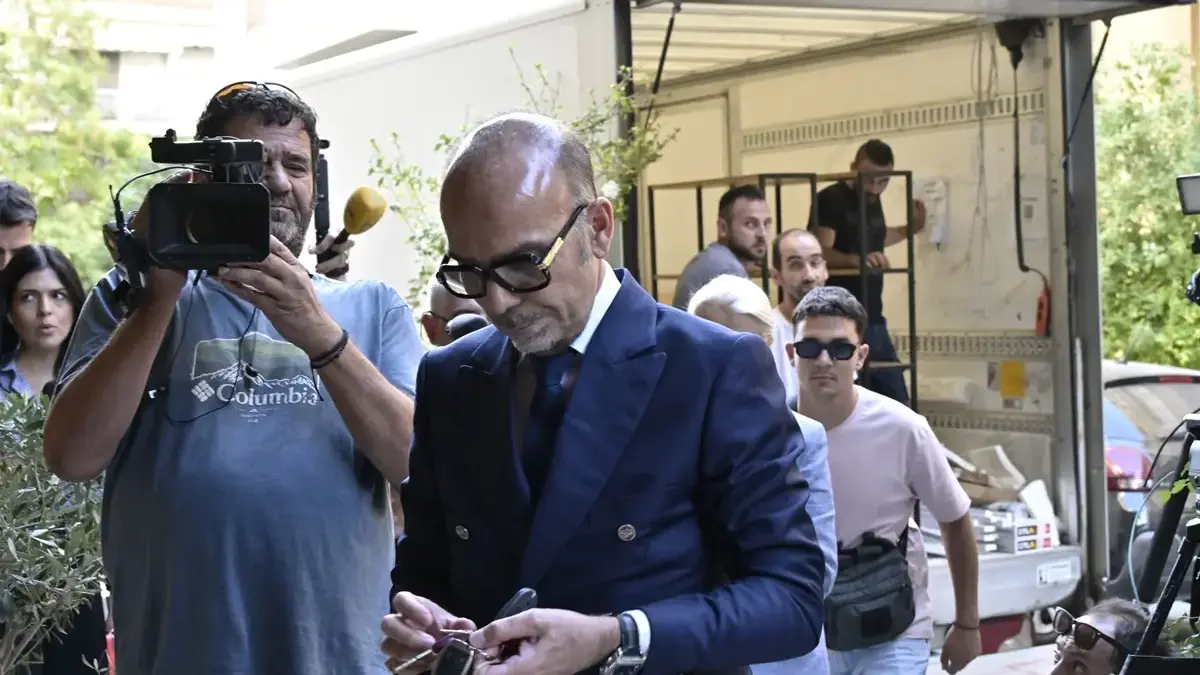 Γιώργος Μαζωνάκης: Έφοδος εισαγγελέα στο ιατρείο στο Κολωνάκι – Στο σημείο το κλιμάκιο και οι δύο γιατροί