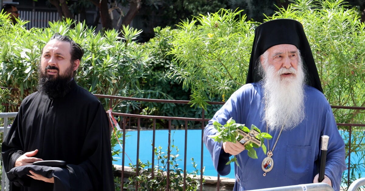 Γιώργος Μαζωνάκης: Ο επικήδειος του Μητροπολίτη Αλέξιου – «Γύρισε στην παλιά του γειτονιά»