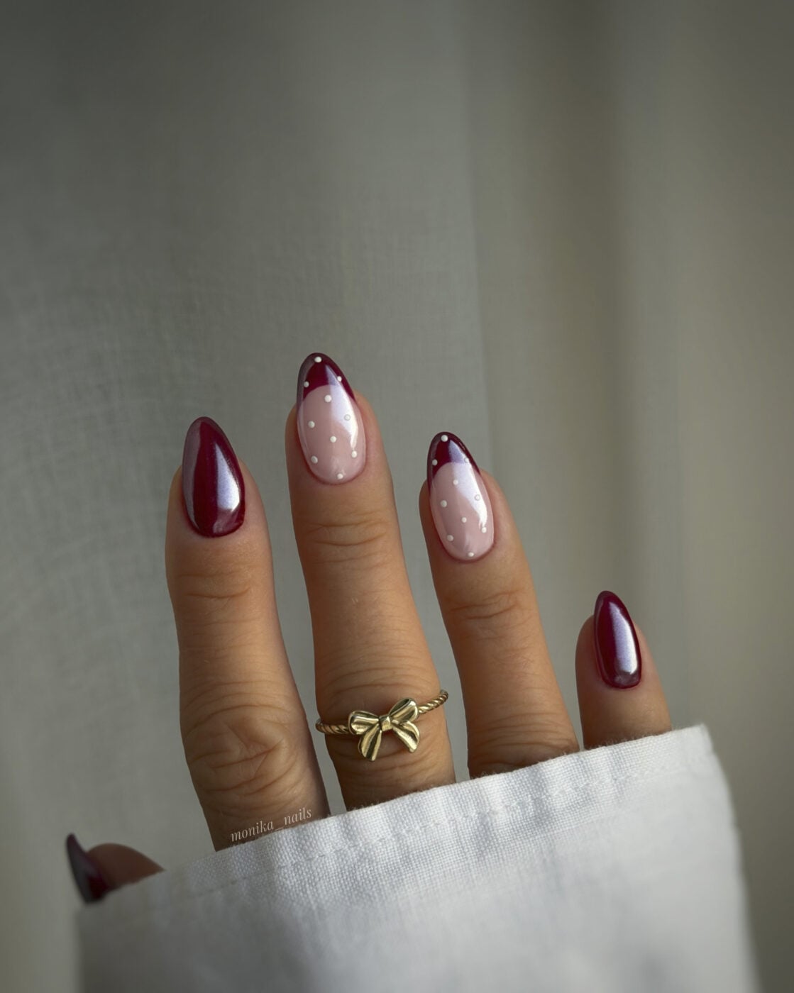 Burgundy nails: Η chic απόχρωση που θα λατρέψεις για το μανικιούρ του Οκτωβρίου