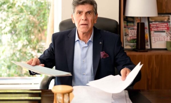 Γιάννης Μπέζος: Ποια σειρά ξεχωρίζει από την τηλεοπτική διαδρομή του – Δεν είναι «Οι Απαράδεκτοι»