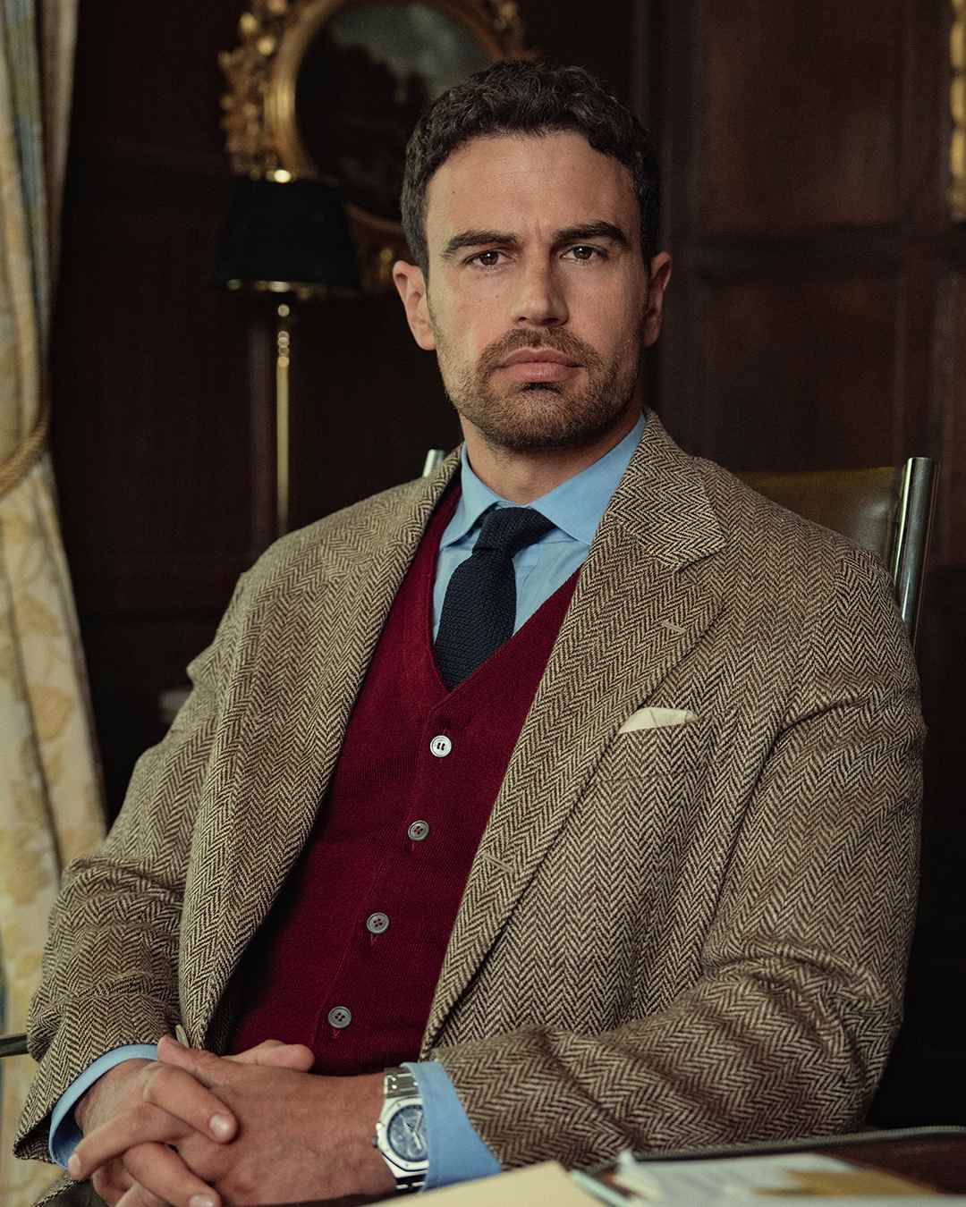 The Gentlemen: Η σειρά του Guy Ritchie γίνεται πιο σκοτεινή, πιο μεγαλοπρεπής και πιο stylish στη δεύτερη σεζόν