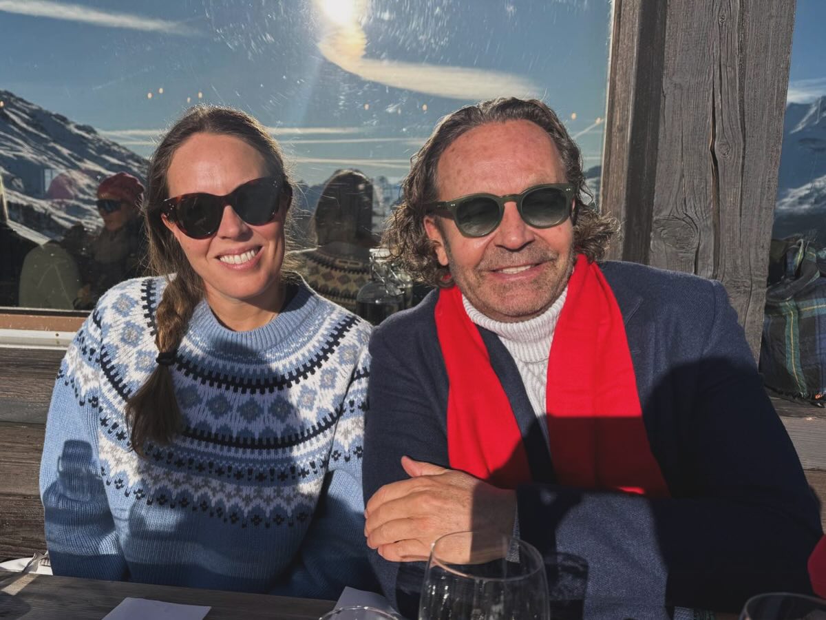 Φίλιππος Ντε Γκρες – Νίνα Φλορ: Από το love story και τον γάμο στην Αθήνα στη γέννηση του γιου τους
