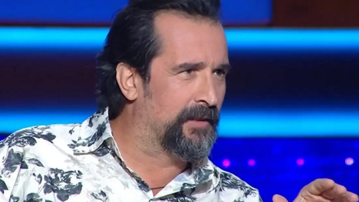 Ο Τάσος Νούσιας «έκαψε» παίκτρια με το καλησπέρα στον Εκατομμυριούχο – Το τρολάρισμα του Γ. Αρναούτογλου