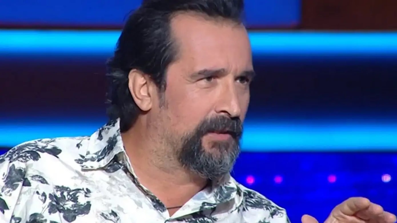 Ο Τάσος Νούσιας «έκαψε» παίκτρια με το καλησπέρα στον Εκατομμυριούχο – Το τρολάρισμα του Γ. Αρναούτογλου