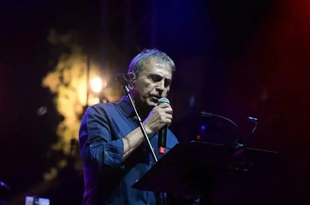 Γιώργος Μαζωνάκης: Το «αντίο» του Γιώργου Νταλάρα – «Στο καλό, αγόρι μου!»