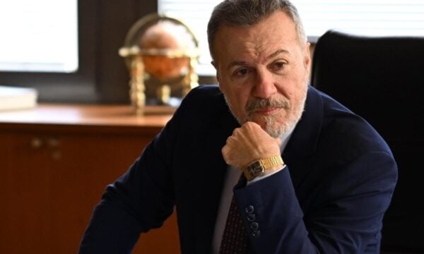 Λάζαρος Γεωργακόπουλος: Η βραδινή έξοδος με τη σύζυγο και την κόρη του