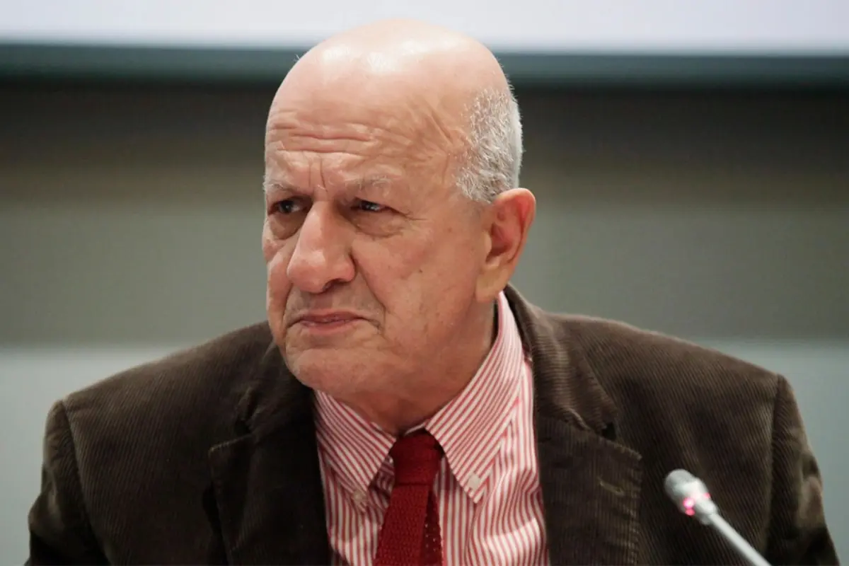 Στη ΜΕΘ του «Ευαγγελισμού» δίνει μάχη ο Αντώνης Πανούτσος.