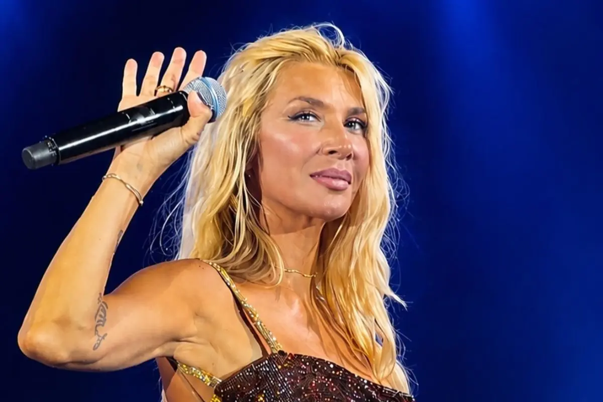 The Voice: Η τραγουδίστρια συζητάει για τη θέση του Μαζωνάκη στο talent show