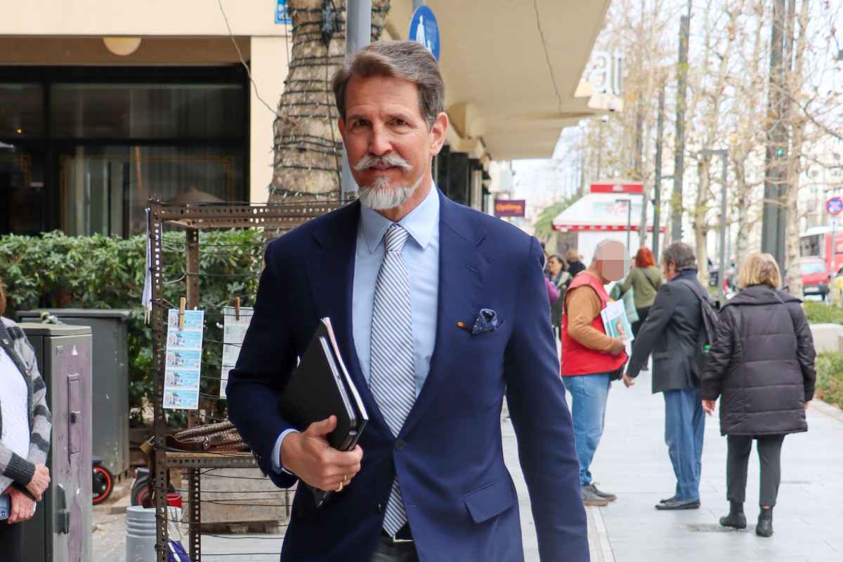 Παύλος Ντε Γκρες – Μαρί Σαντάλ: Φθινοπωρινή βόλτα με ταιριαστές εμφανίσεις