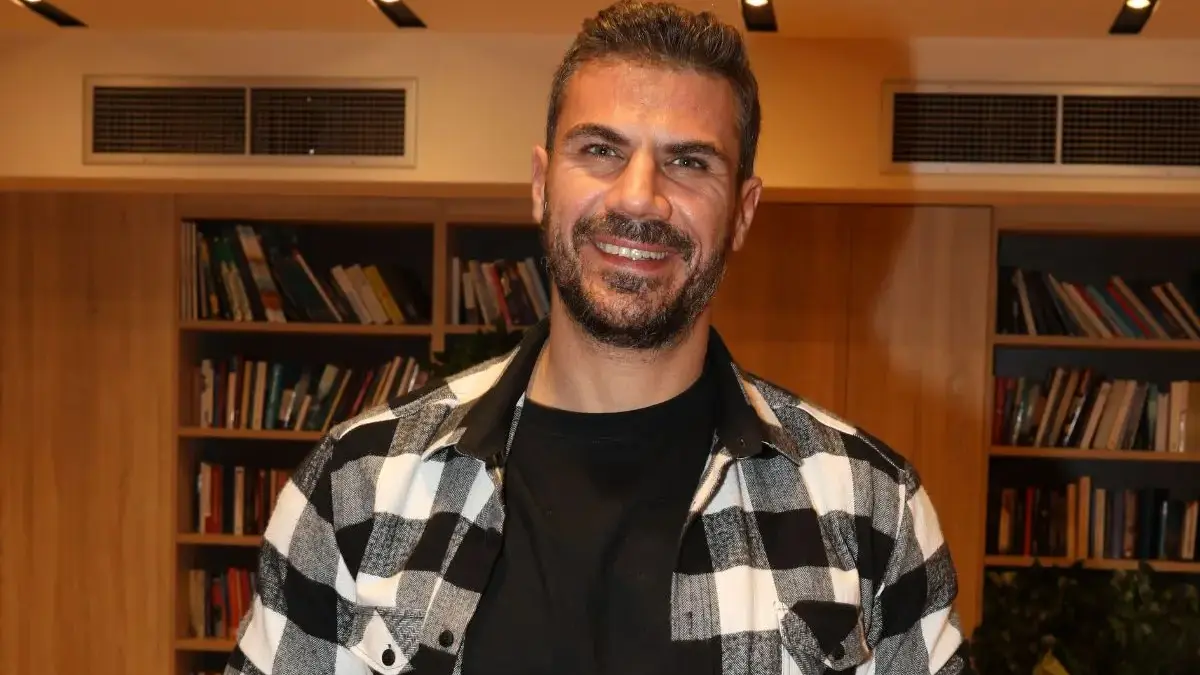 Άκης Πετρετζίκης: Η αλλαγή στην εμφάνισή του που δεν πέρασε απαρατήρητη – «Εγώ τρόμαξα»