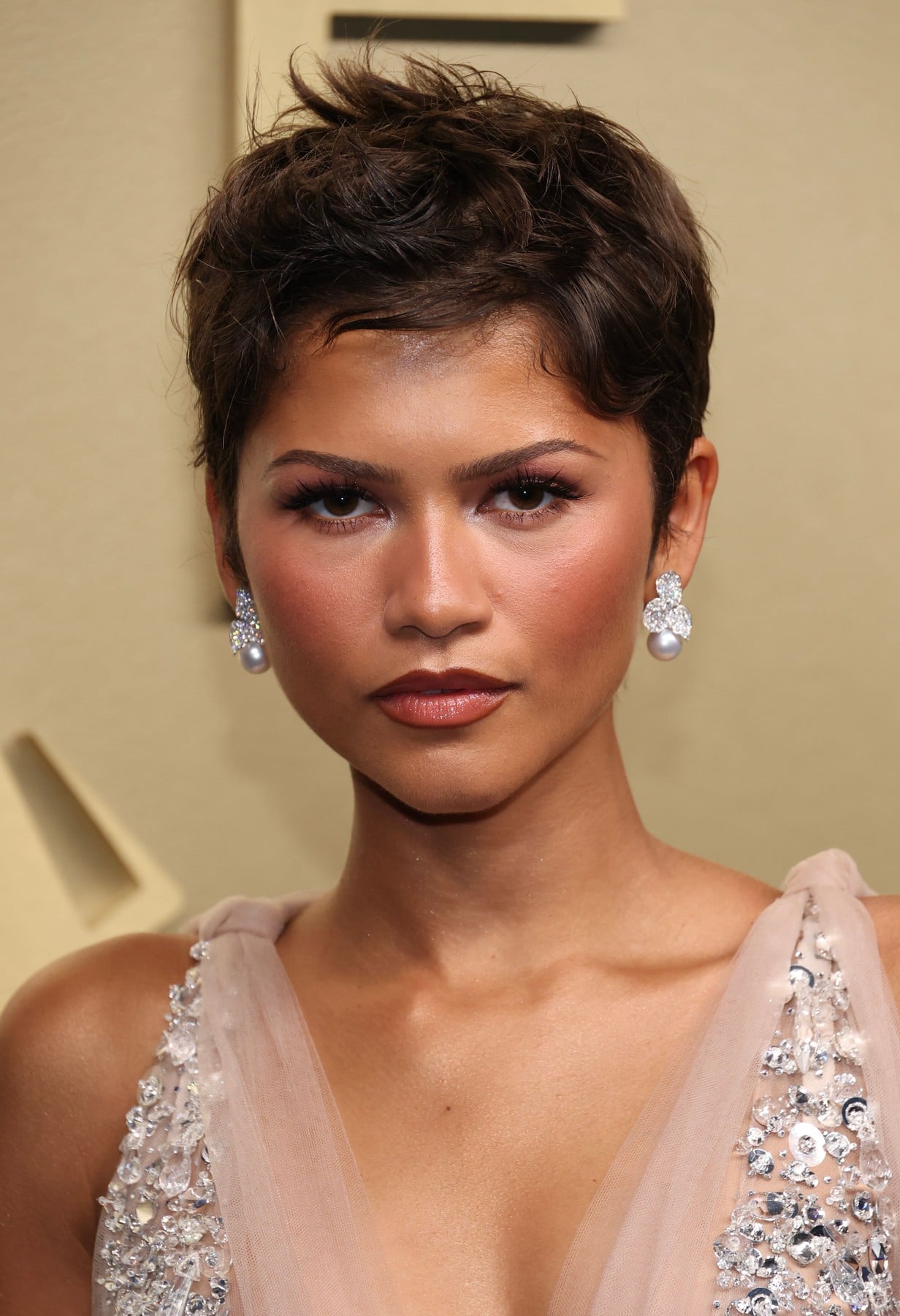 Emmys 2026: Τα beauty looks που θα ορίσουν τις τάσεις του φθινοπώρου
